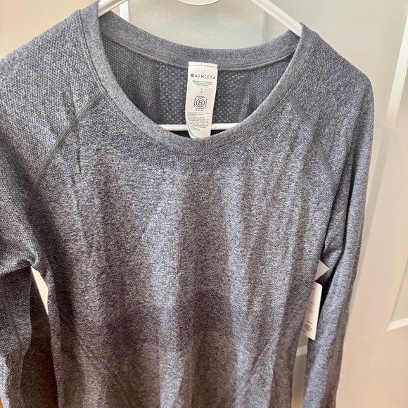 NWT Athleta Momentum Seamless Heather long sleeve Top - Picture 3 of 3